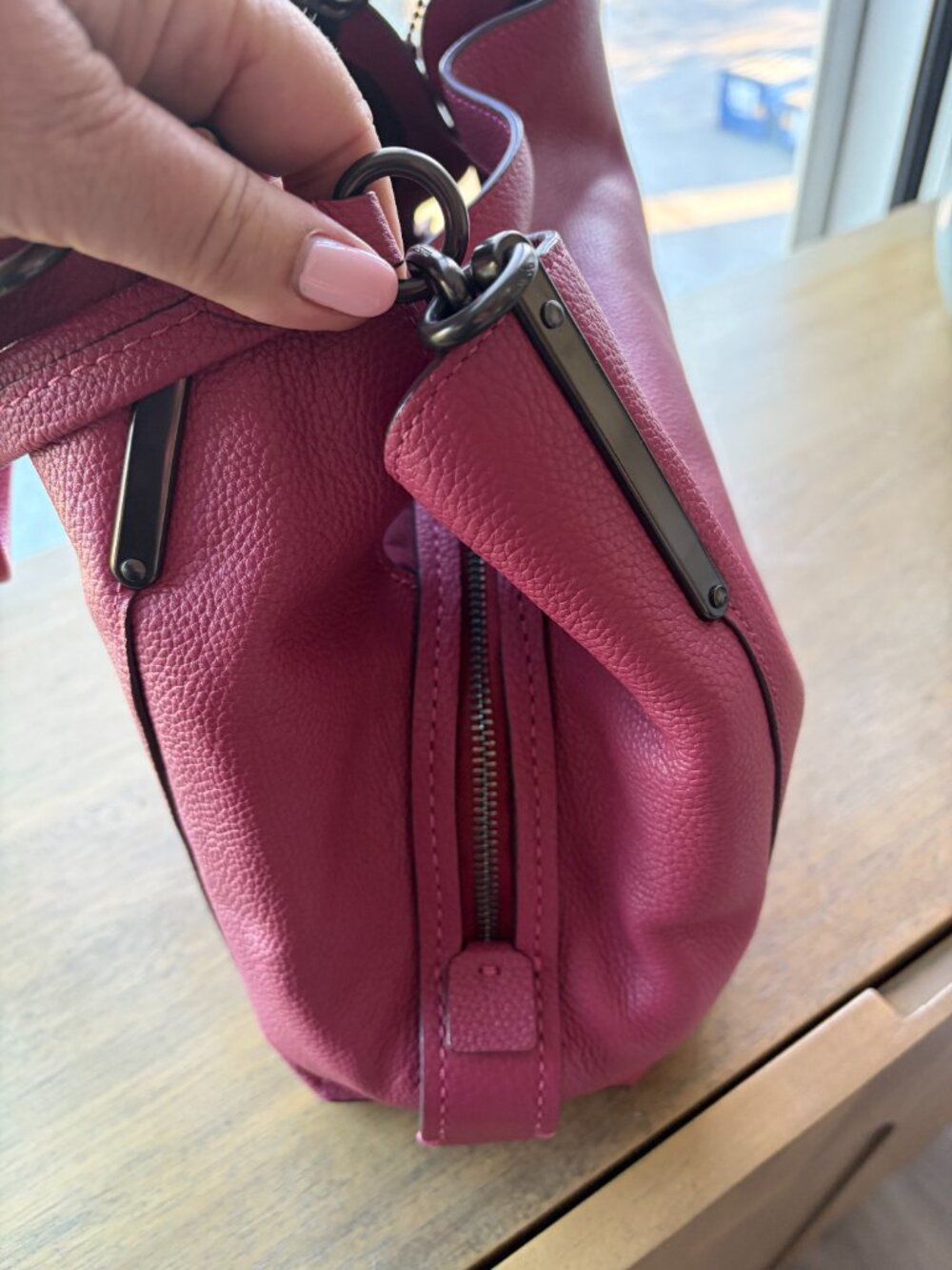 Coach purse beautiful condition - Picture 4 of 6